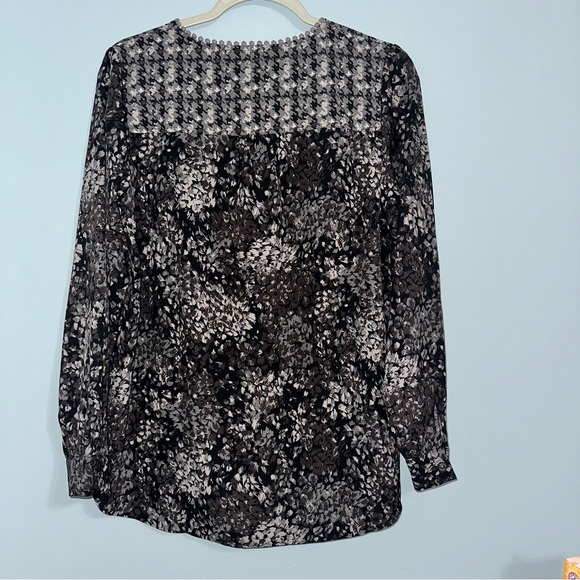 🦋 NWOT Isaac Mizrahi Button down blouse 6 - Picture 10 of 11